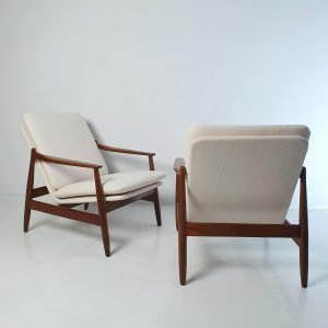 Midcentury_Lounge_Chairs_by_Pizzetti,_Italy Midcentury Lounge Chairs by Pizzetti, Italy